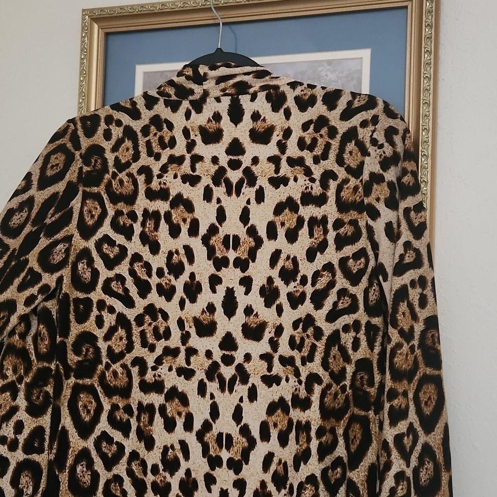 2for$10 Boutique Cheetah Print Cardigan Size Small Career office Casual - Picture 9 of 10
